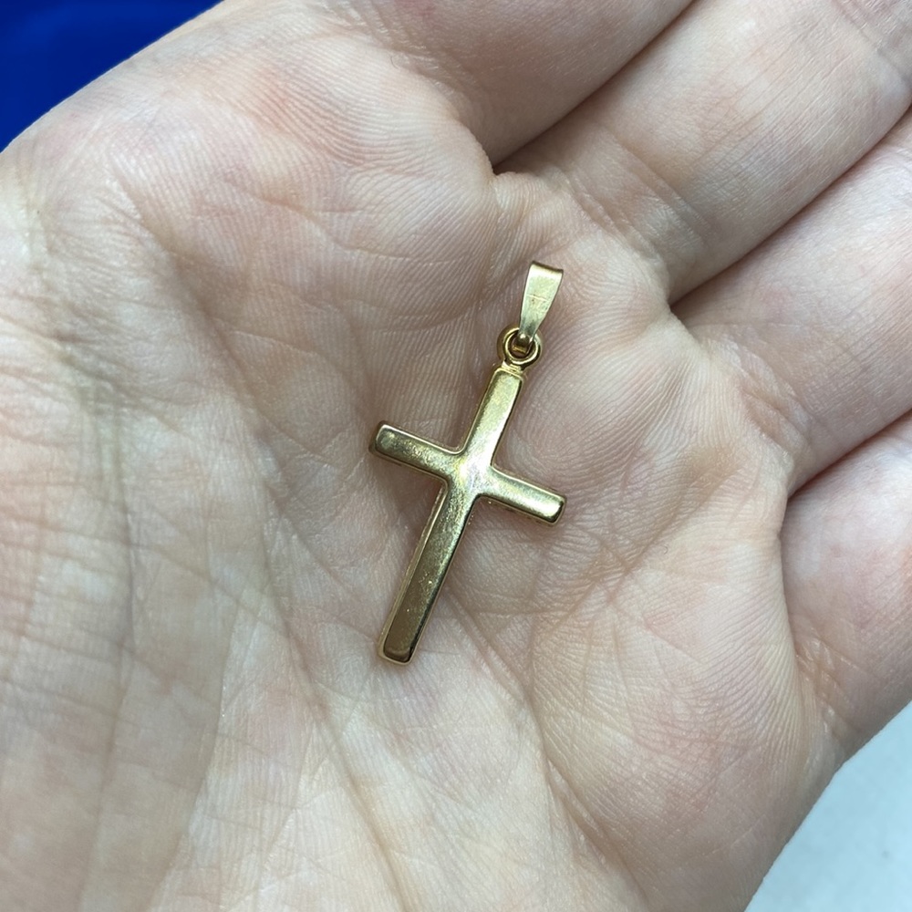 💛 9k Vintage European Cross Pendant